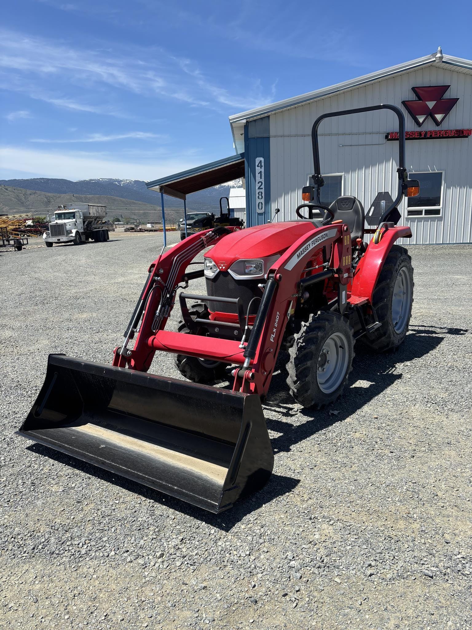 2023 Massey Ferguson 1825E Equipment Image0
