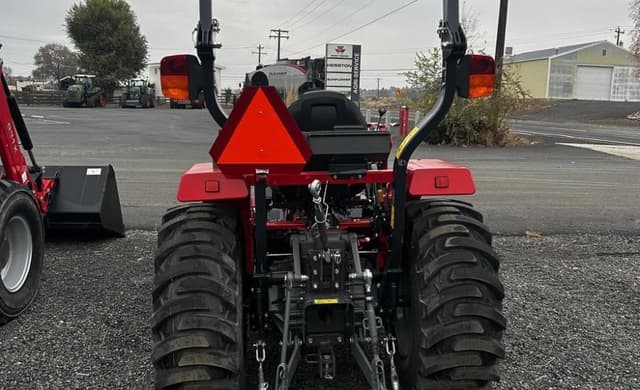 Image of Massey Ferguson 1835E equipment image 3