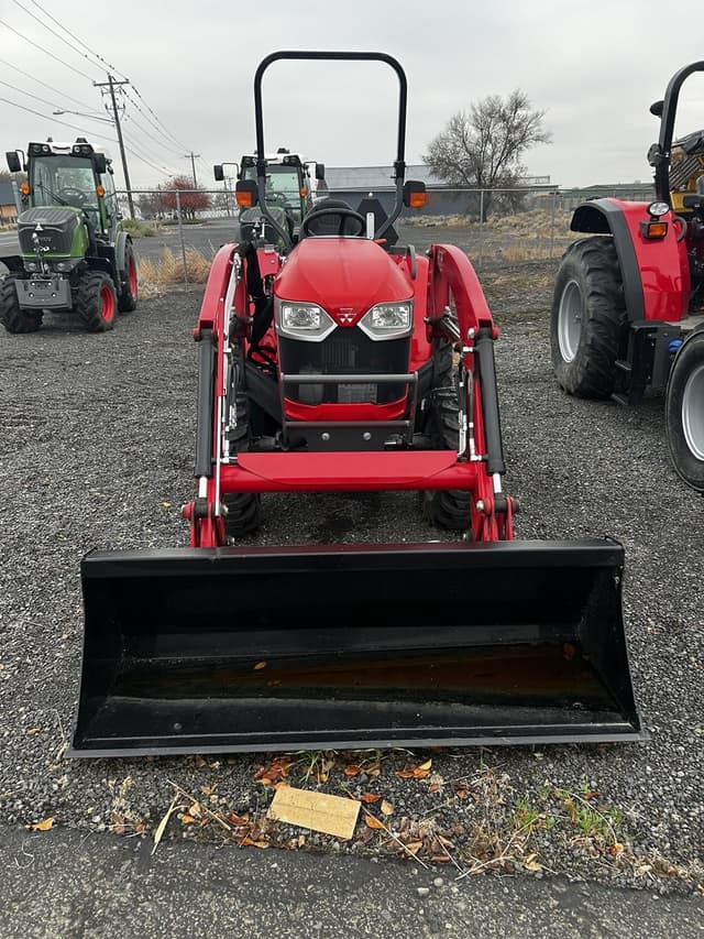 Image of Massey Ferguson 1835E equipment image 1