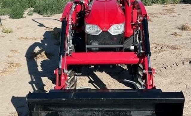 Image of Massey Ferguson 1835E equipment image 2