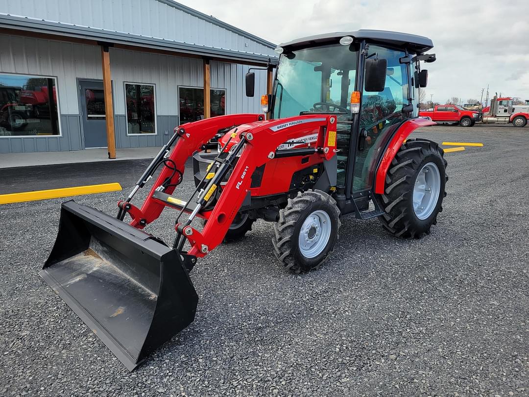 Image of Massey Ferguson 1835M Primary image