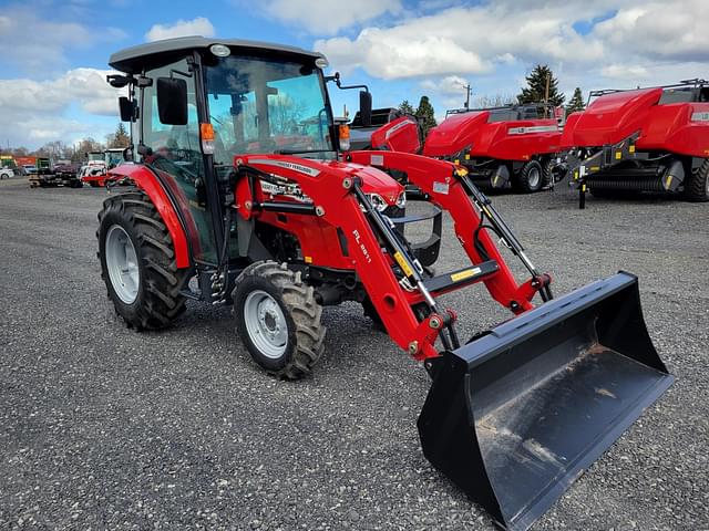 Image of Massey Ferguson 1835M equipment image 3