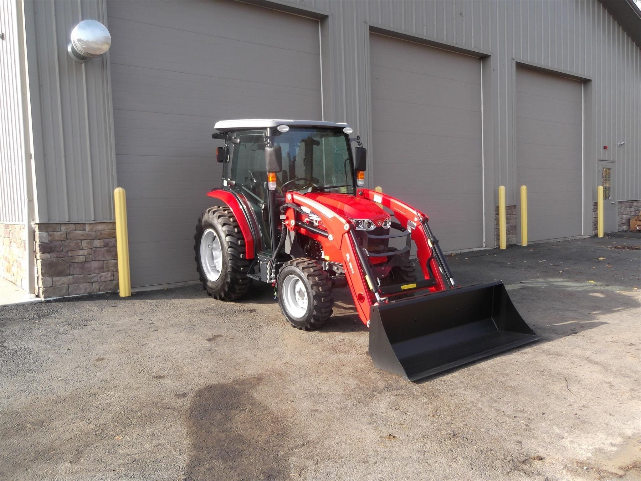2023 Massey Ferguson 1835M Equipment Image0