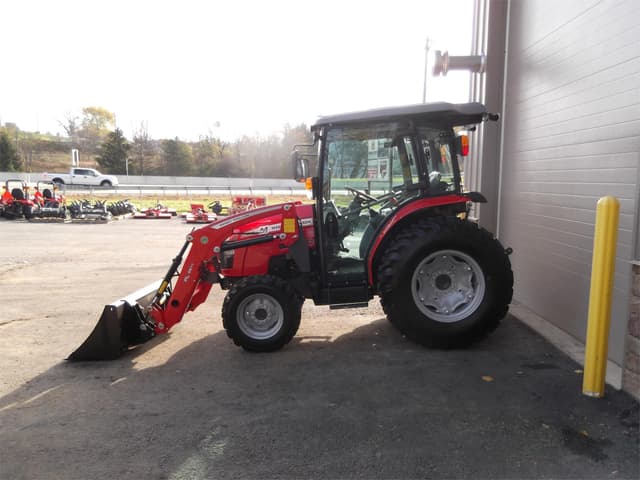 Image of Massey Ferguson 1835M equipment image 1