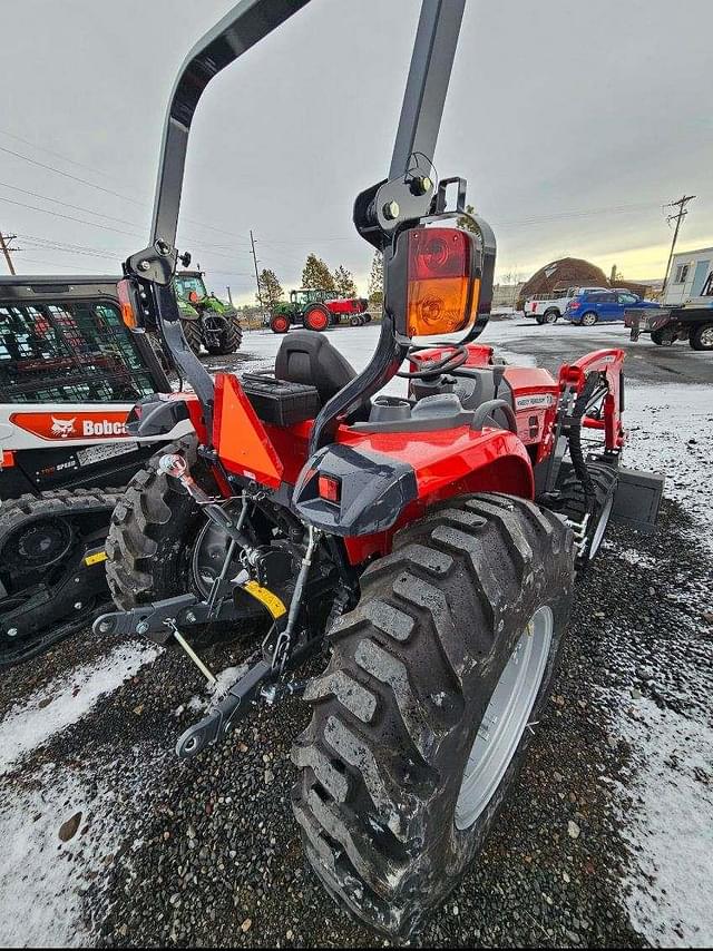 Image of Massey Ferguson 1835M equipment image 1