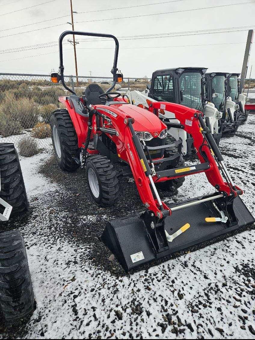 Image of Massey Ferguson 1835M Primary image