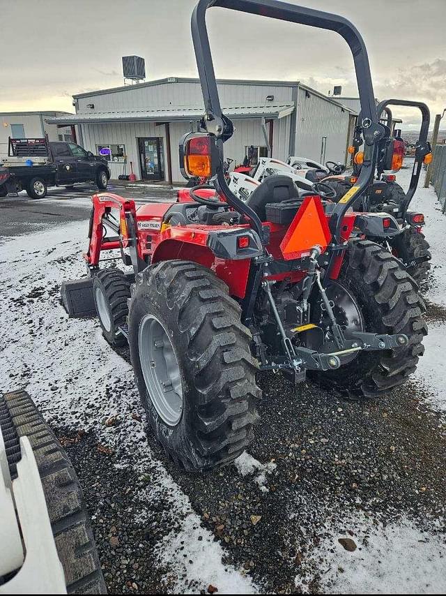 Image of Massey Ferguson 1835M equipment image 2