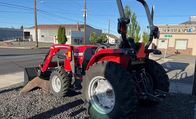Image of Massey Ferguson 1835M equipment image 2