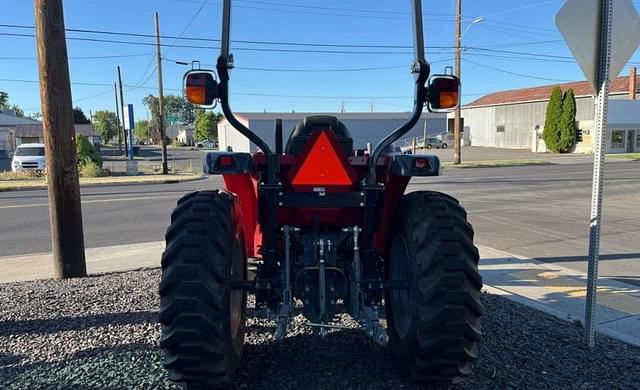 Image of Massey Ferguson 1835M equipment image 3