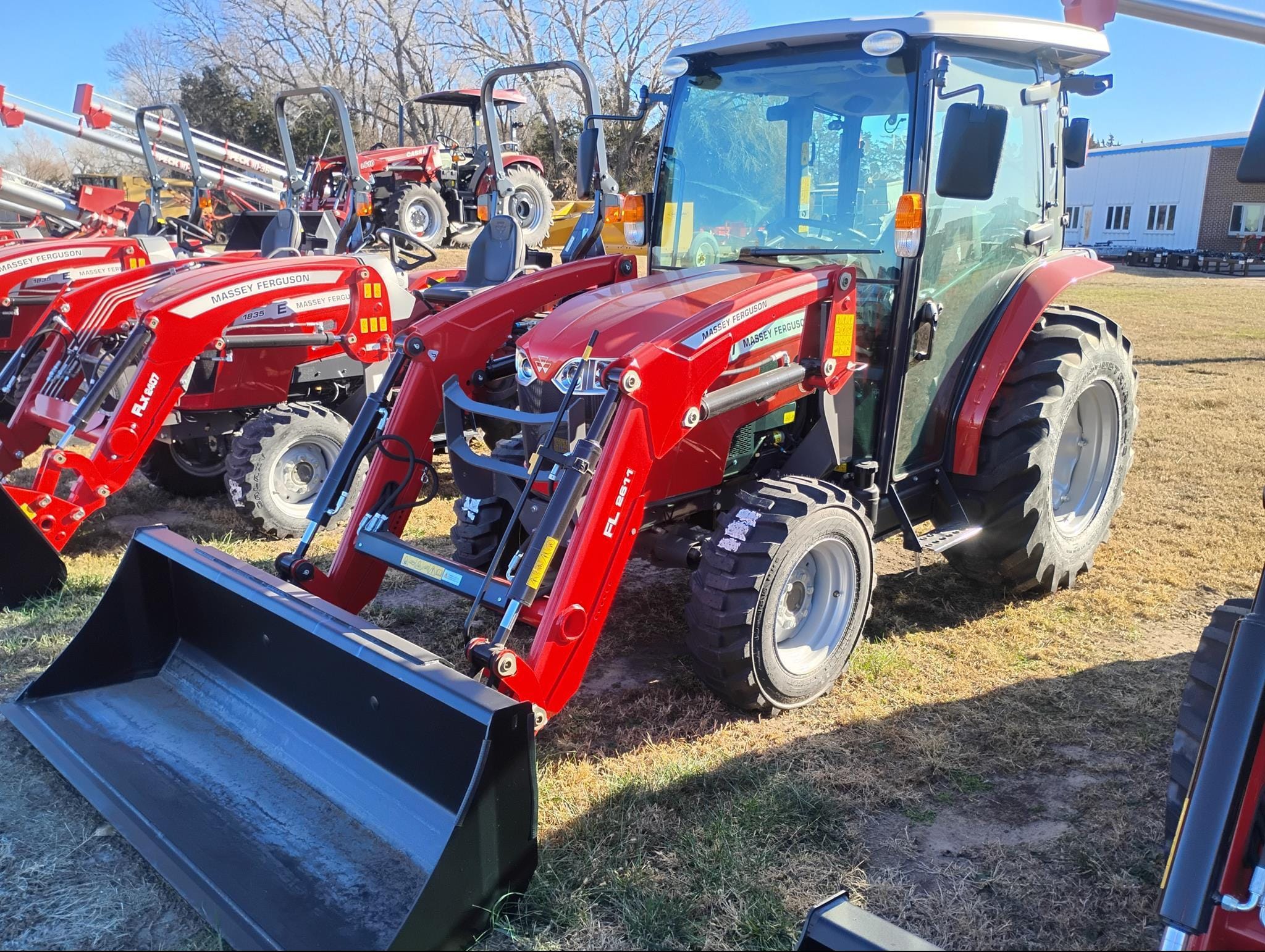 2023 Massey Ferguson 1835M Equipment Image0