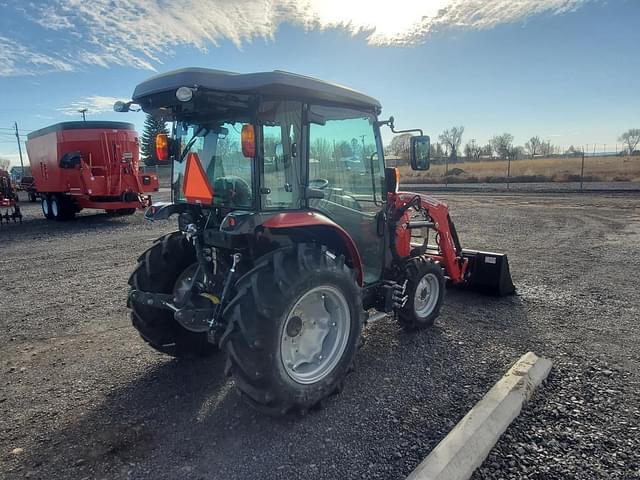 Image of Massey Ferguson 1835M equipment image 2