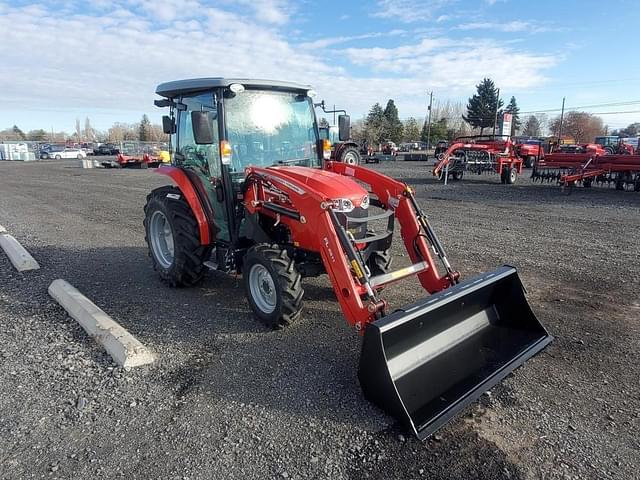 Image of Massey Ferguson 1835M equipment image 3