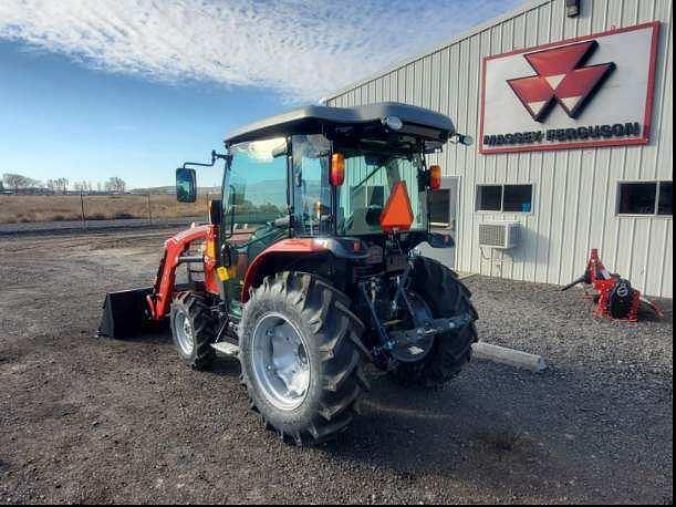 Image of Massey Ferguson 1835M equipment image 1