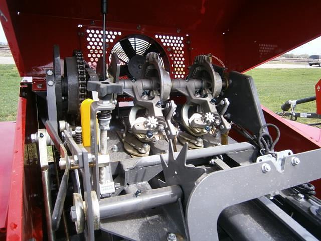 Image of Massey Ferguson 1838 equipment image 4