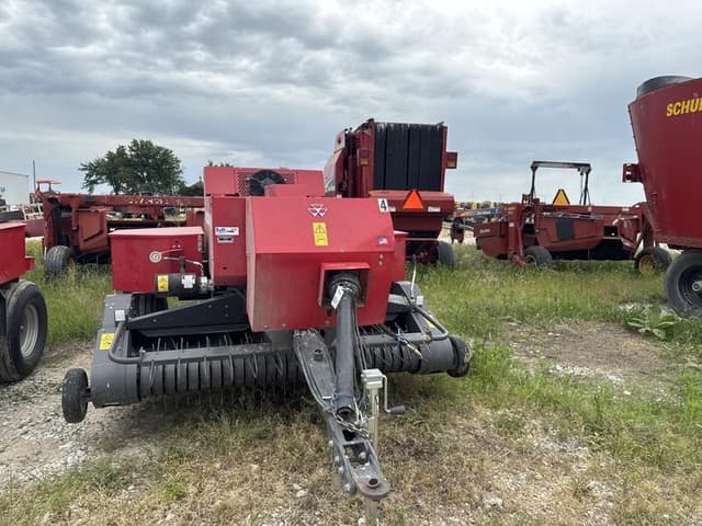 Image of Massey Ferguson 1840 equipment image 3