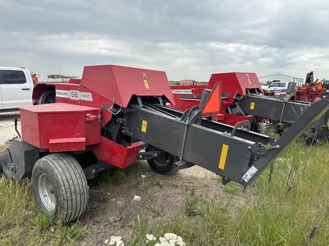 Image of Massey Ferguson 1840 equipment image 1