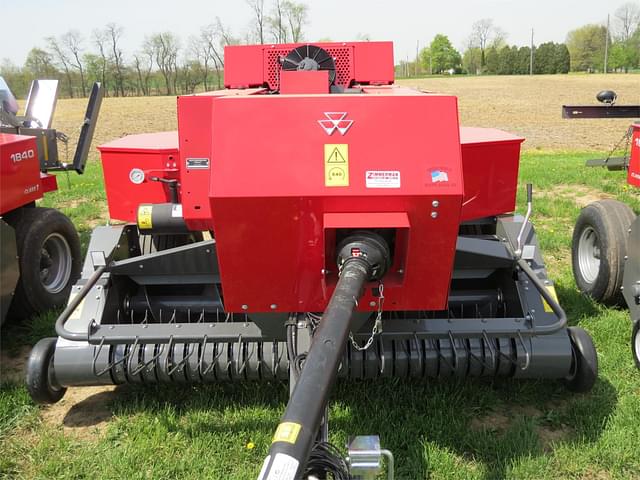 Image of Massey Ferguson 1840 equipment image 1