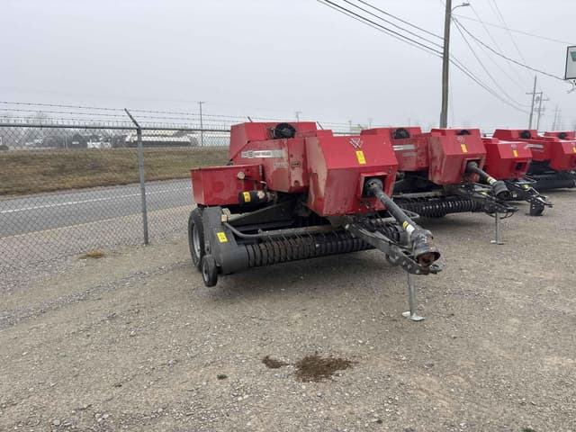 Image of Massey Ferguson 1840 equipment image 2