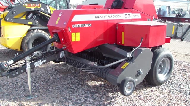 Image of Massey Ferguson 1840 equipment image 1