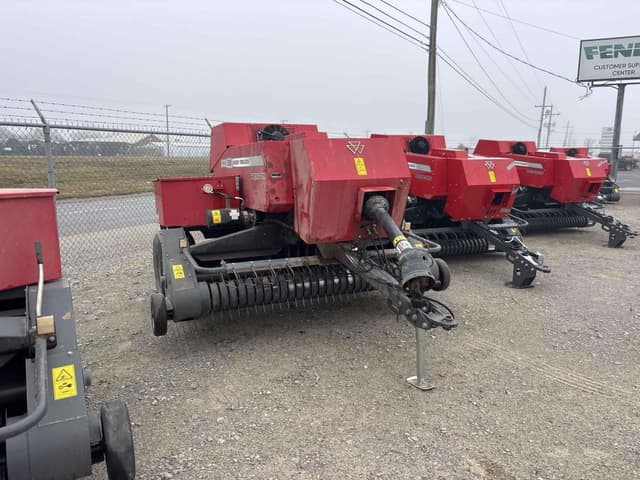 Image of Massey Ferguson 1840 equipment image 2