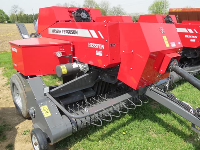 Image of Massey Ferguson 1840 equipment image 2