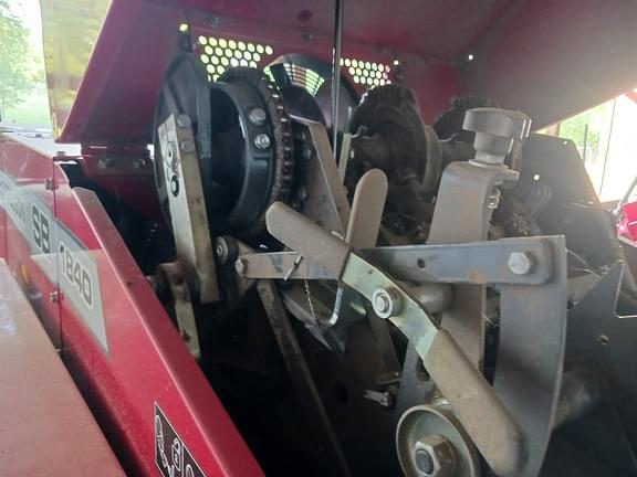 Image of Massey Ferguson 1840 equipment image 2