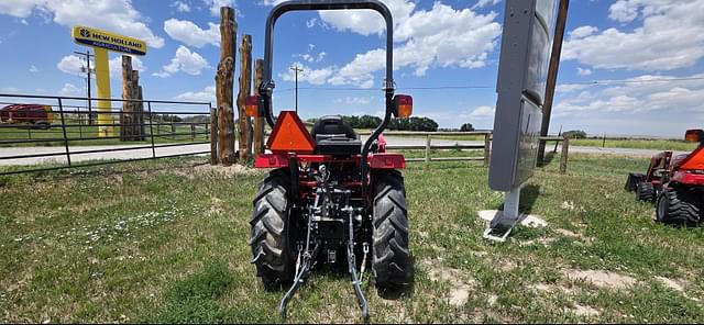 Image of Massey Ferguson 1840E equipment image 3