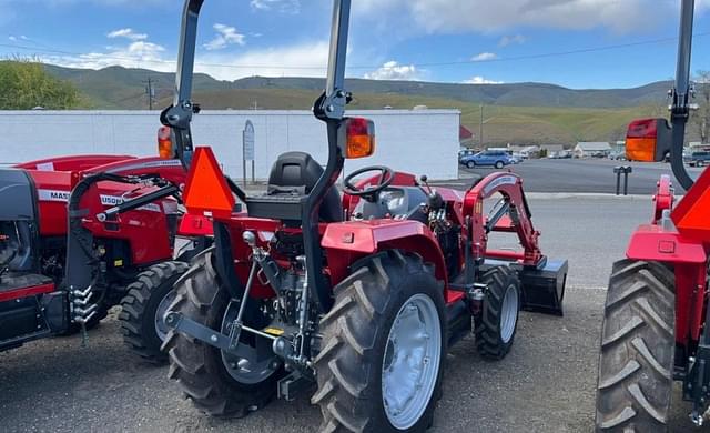 Image of Massey Ferguson 1840E equipment image 4