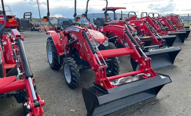 Image of Massey Ferguson 1840E equipment image 2