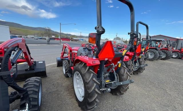 Image of Massey Ferguson 1840E equipment image 3