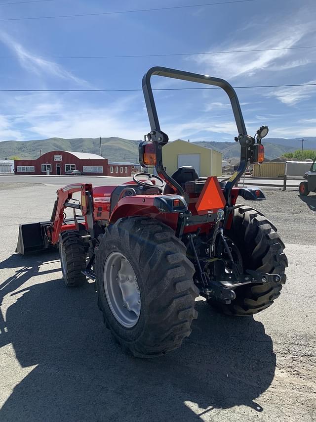 Image of Massey Ferguson 1840M equipment image 2