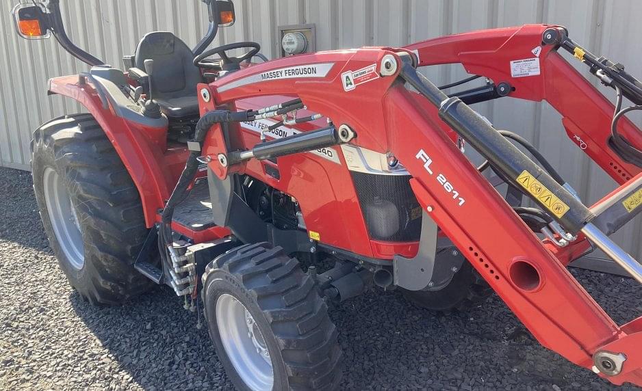 Image of Massey Ferguson 1840M Image 0
