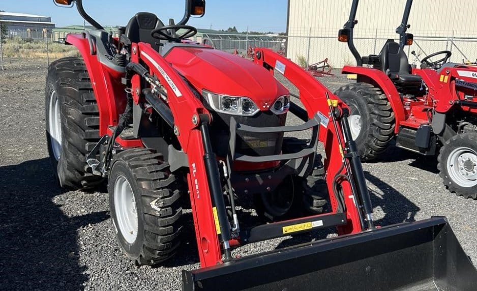 Massey Ferguson 1840M Equipment Image0