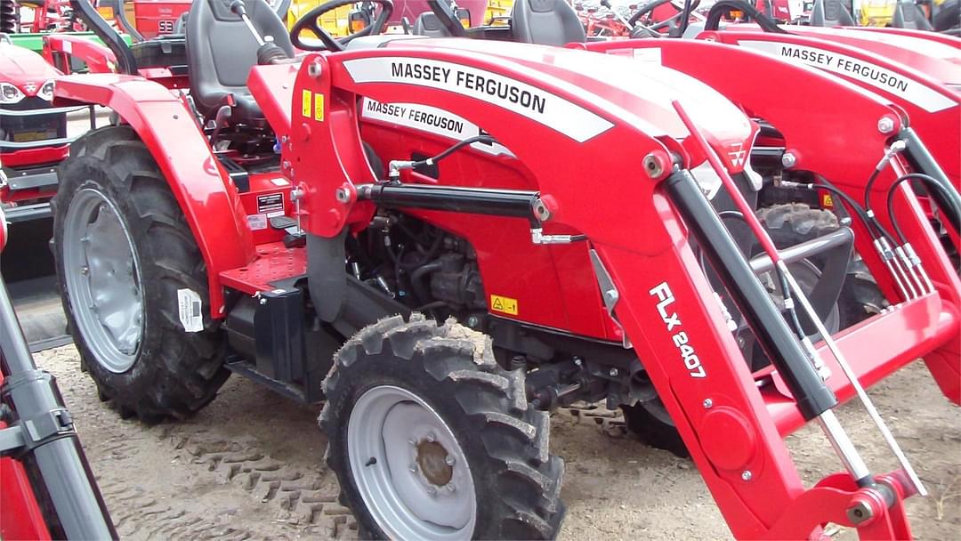 Image of Massey Ferguson 1840M Image 0