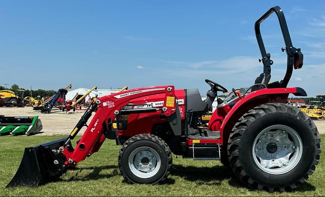 Image of Massey Ferguson 1840M equipment image 2