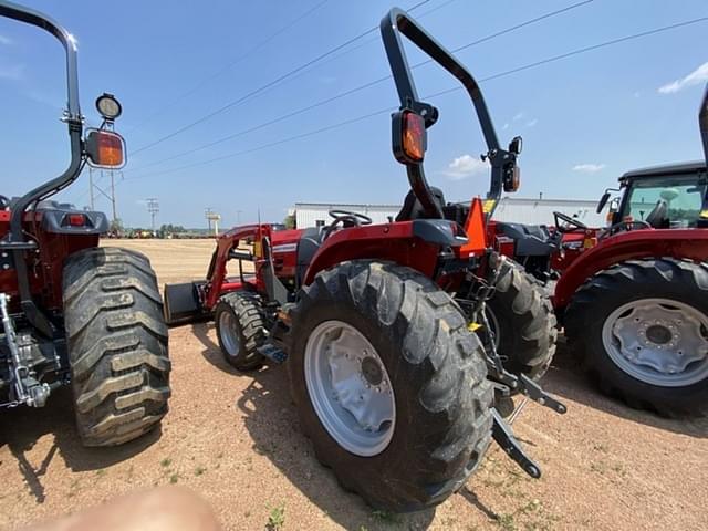 Image of Massey Ferguson 1840M equipment image 1