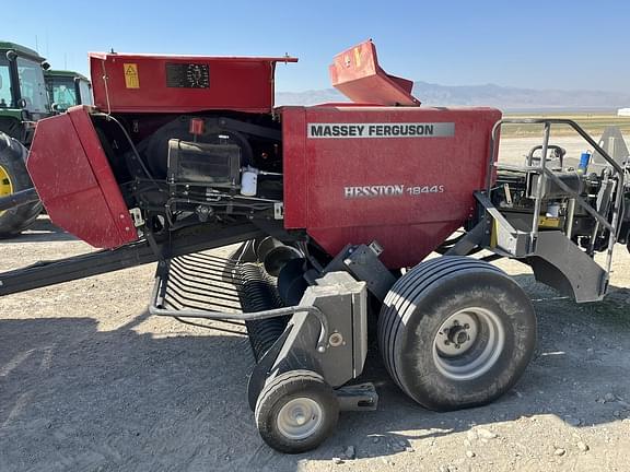 Image of Massey Ferguson 1844S equipment image 1