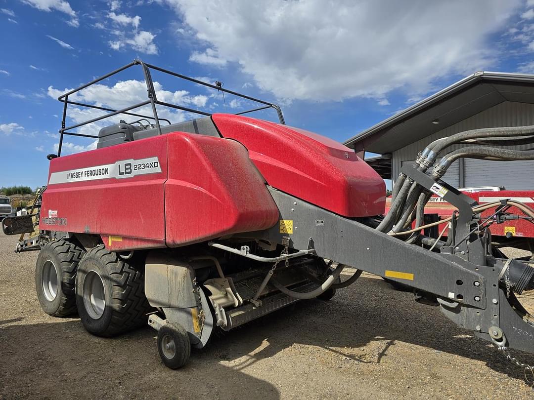 Image of Massey Ferguson LB2234XD Primary image