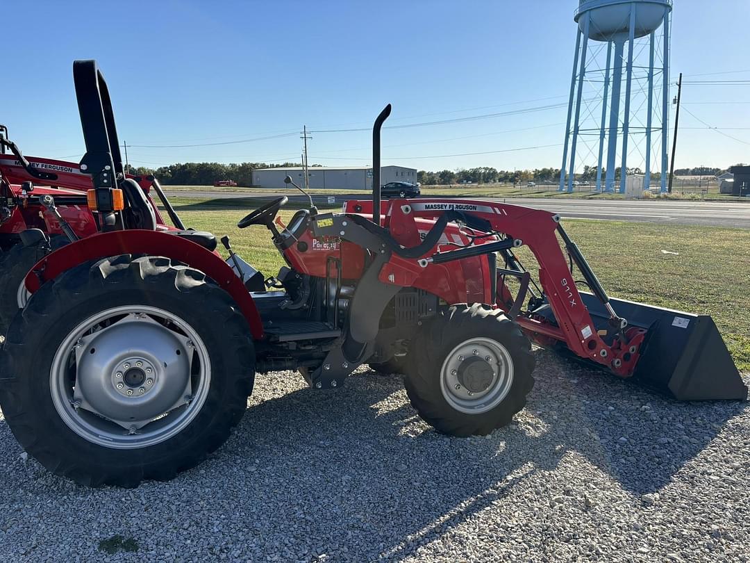 Image of Massey Ferguson 2604H Image 1