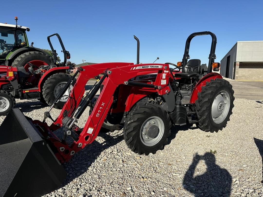 Image of Massey Ferguson 2604H Image 0