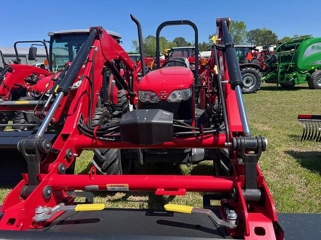 Image of Massey Ferguson 2604H equipment image 1