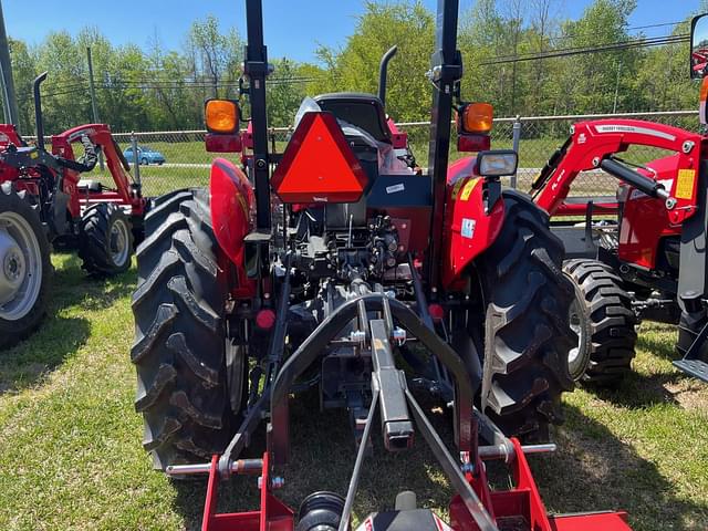 Image of Massey Ferguson 2604H equipment image 2