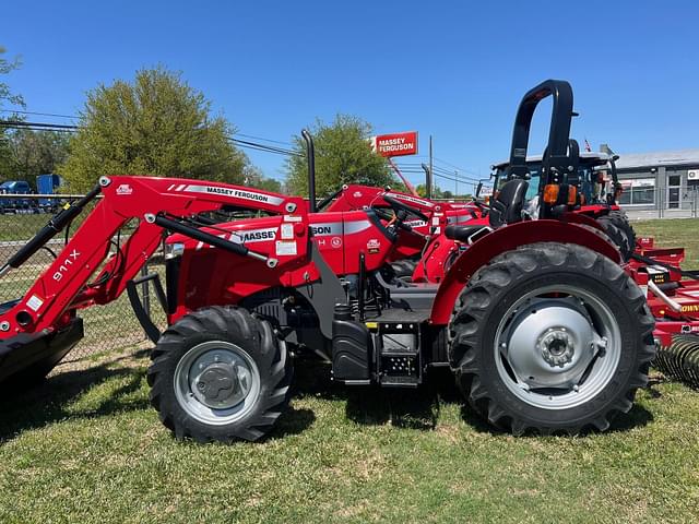 Image of Massey Ferguson 2604H equipment image 2