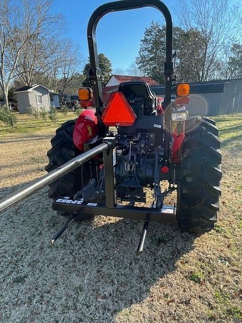 Image of Massey Ferguson 2605H equipment image 3