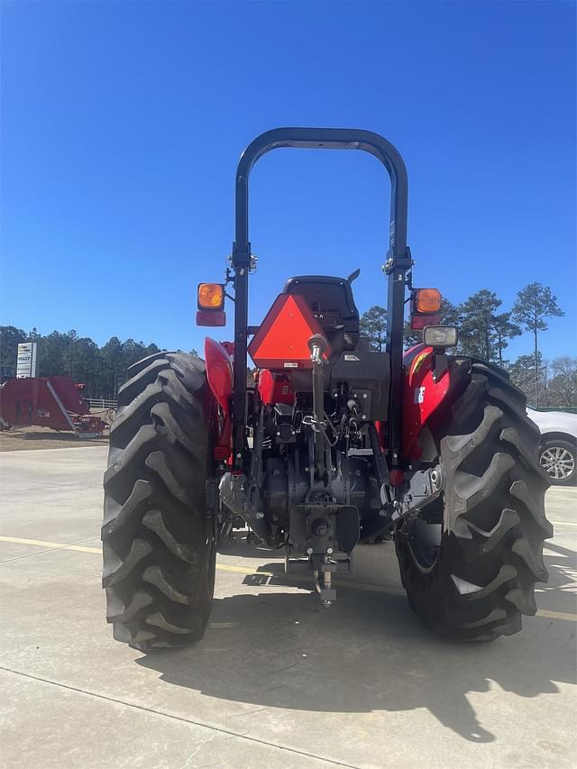 Image of Massey Ferguson 2605H equipment image 4