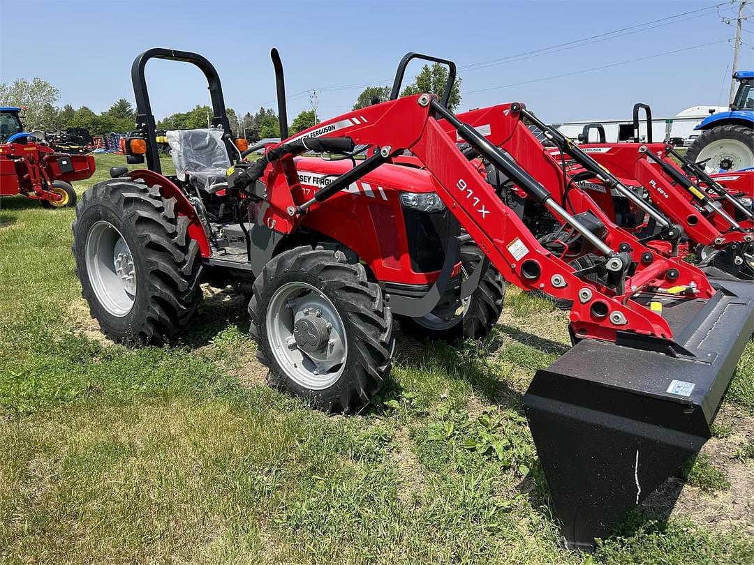 Image of Massey Ferguson 2607H Image 1