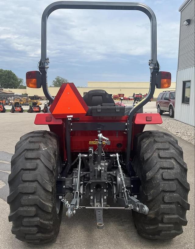 Image of Massey Ferguson 2850E equipment image 2