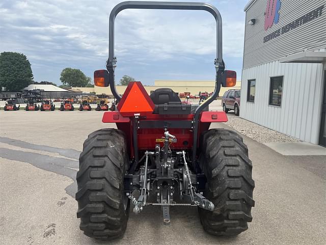 Image of Massey Ferguson 2850E equipment image 2