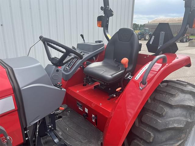 Image of Massey Ferguson 2850E equipment image 1