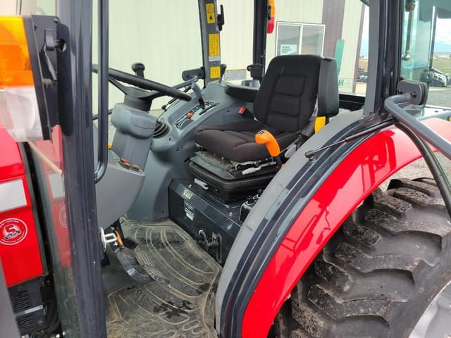Image of Massey Ferguson 2850M equipment image 4